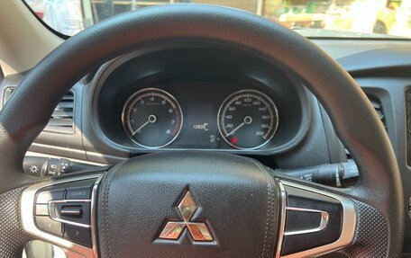 Mitsubishi L200 IV рестайлинг, 2022 год, 3 350 000 рублей, 9 фотография