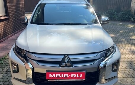 Mitsubishi L200 IV рестайлинг, 2022 год, 3 350 000 рублей, 12 фотография