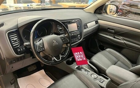 Mitsubishi Outlander III рестайлинг 3, 2015 год, 1 599 000 рублей, 7 фотография
