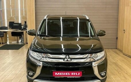 Mitsubishi Outlander III рестайлинг 3, 2015 год, 1 599 000 рублей, 6 фотография