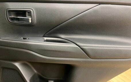 Mitsubishi Outlander III рестайлинг 3, 2015 год, 1 599 000 рублей, 16 фотография