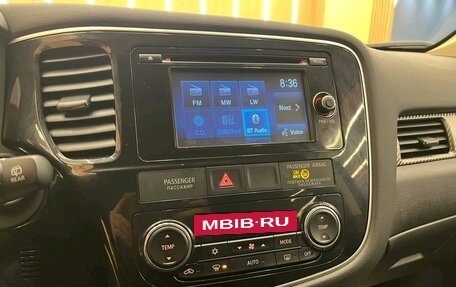 Mitsubishi Outlander III рестайлинг 3, 2015 год, 1 599 000 рублей, 9 фотография