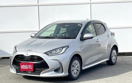 Toyota Yaris, 2021 год, 1 000 000 рублей, 1 фотография