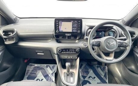 Toyota Yaris, 2021 год, 1 000 000 рублей, 12 фотография