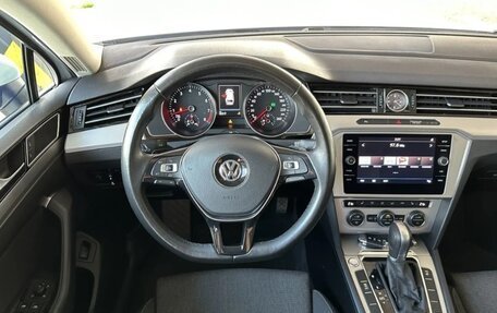 Volkswagen Passat B8 рестайлинг, 2018 год, 1 770 000 рублей, 4 фотография