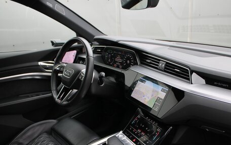 Audi e-tron I, 2020 год, 5 800 000 рублей, 3 фотография