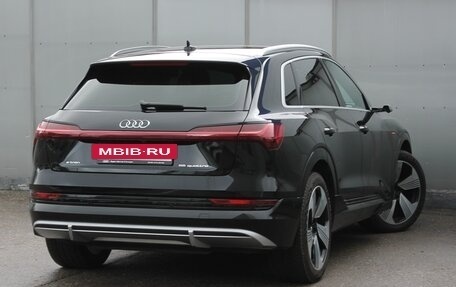 Audi e-tron I, 2020 год, 5 800 000 рублей, 2 фотография