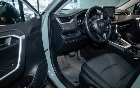 Toyota RAV4, 2019 год, 2 900 000 рублей, 9 фотография