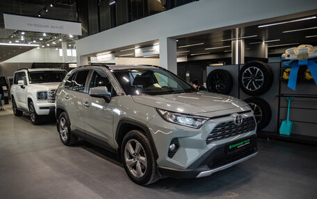 Toyota RAV4, 2019 год, 2 900 000 рублей, 4 фотография