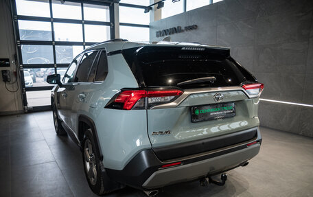 Toyota RAV4, 2019 год, 2 900 000 рублей, 5 фотография