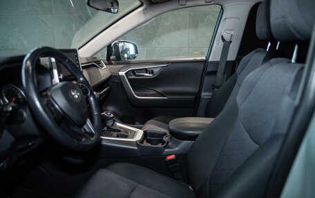 Toyota RAV4, 2019 год, 2 900 000 рублей, 11 фотография