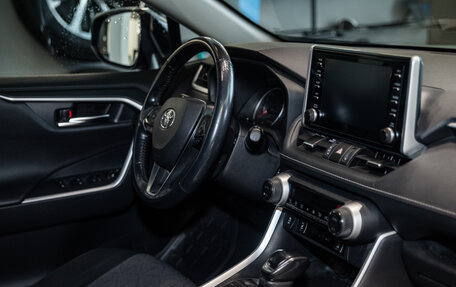 Toyota RAV4, 2019 год, 2 900 000 рублей, 13 фотография