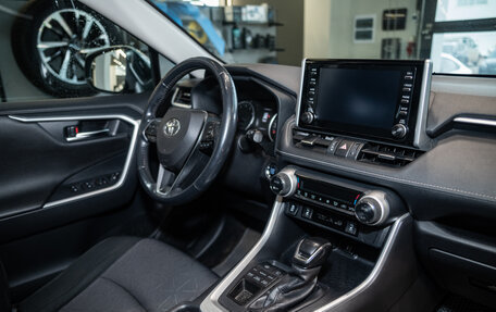 Toyota RAV4, 2019 год, 2 900 000 рублей, 14 фотография