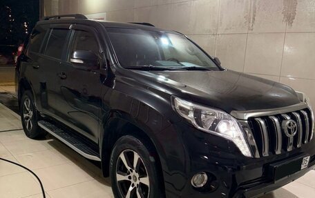 Toyota Land Cruiser Prado 150 рестайлинг 2, 2017 год, 4 400 000 рублей, 3 фотография