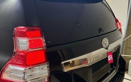 Toyota Land Cruiser Prado 150 рестайлинг 2, 2017 год, 4 400 000 рублей, 5 фотография