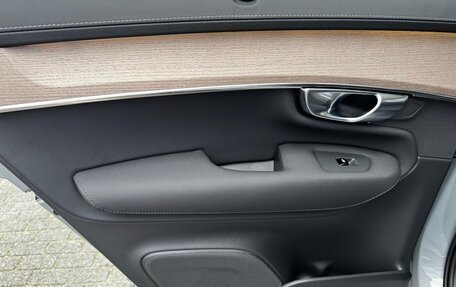 Volvo XC90 II рестайлинг, 2025 год, 9 990 000 рублей, 13 фотография