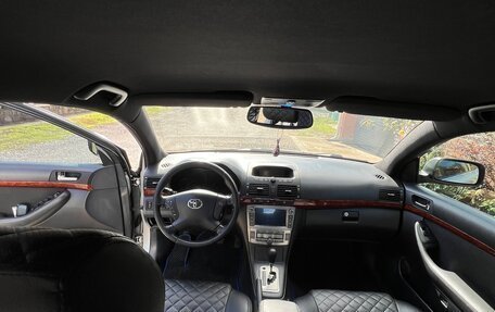 Toyota Avensis III рестайлинг, 2005 год, 860 000 рублей, 8 фотография