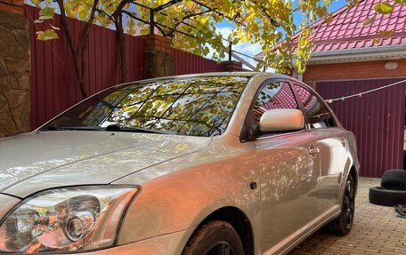 Toyota Avensis III рестайлинг, 2005 год, 860 000 рублей, 3 фотография