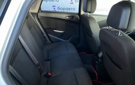 Opel Astra J, 2011 год, 820 000 рублей, 13 фотография