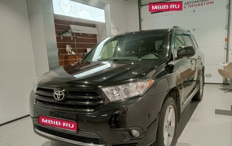 Toyota Highlander III, 2012 год, 1 649 000 рублей, 1 фотография