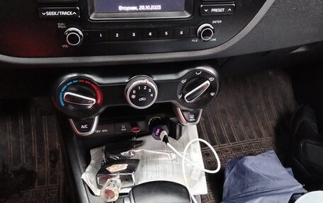 KIA Rio IV, 2019 год, 890 000 рублей, 7 фотография