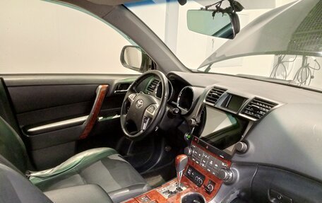 Toyota Highlander III, 2012 год, 1 649 000 рублей, 10 фотография