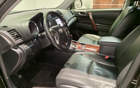 Toyota Highlander III, 2012 год, 1 649 000 рублей, 8 фотография