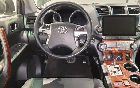 Toyota Highlander III, 2012 год, 1 649 000 рублей, 9 фотография