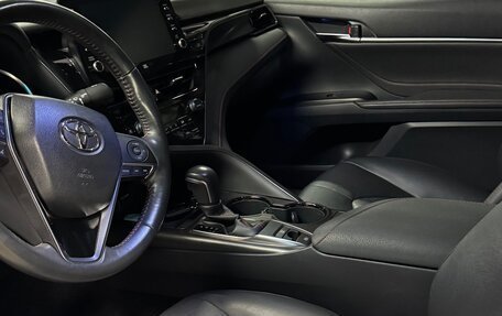 Toyota Camry, 2022 год, 3 700 000 рублей, 5 фотография