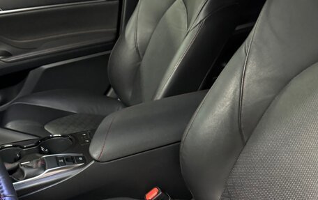 Toyota Camry, 2022 год, 3 700 000 рублей, 7 фотография