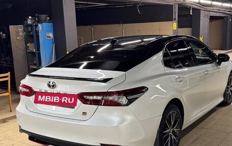 Toyota Camry, 2022 год, 3 700 000 рублей, 10 фотография