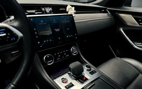 Jaguar F-Pace, 2022 год, 5 300 000 рублей, 10 фотография