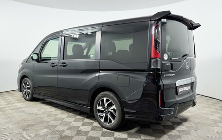 Honda Stepwgn IV, 2020 год, 2 590 000 рублей, 2 фотография