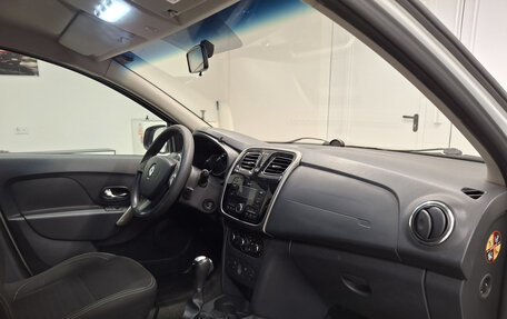 Renault Logan II, 2018 год, 734 000 рублей, 13 фотография