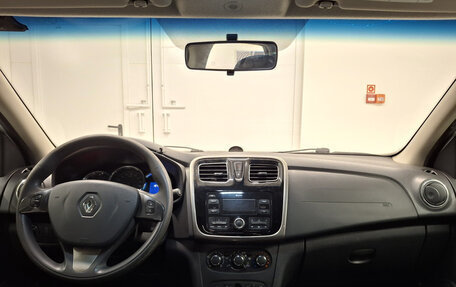 Renault Logan II, 2018 год, 734 000 рублей, 17 фотография