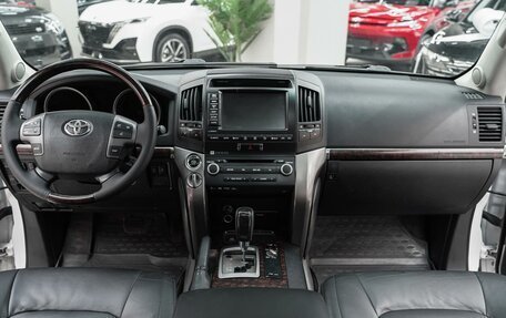 Toyota Land Cruiser 200, 2011 год, 2 799 000 рублей, 15 фотография