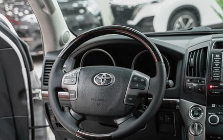 Toyota Land Cruiser 200, 2011 год, 2 799 000 рублей, 16 фотография