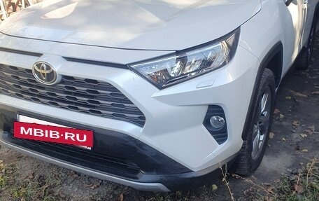 Toyota RAV4, 2021 год, 3 350 000 рублей, 3 фотография