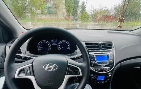 Hyundai Solaris II рестайлинг, 2011 год, 725 000 рублей, 10 фотография