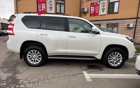 Toyota Land Cruiser Prado 150 рестайлинг 2, 2017 год, 4 000 000 рублей, 4 фотография