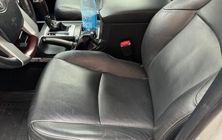 Toyota Land Cruiser Prado 150 рестайлинг 2, 2017 год, 4 000 000 рублей, 9 фотография