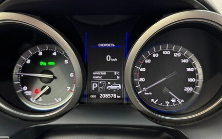 Toyota Land Cruiser Prado 150 рестайлинг 2, 2017 год, 4 000 000 рублей, 6 фотография