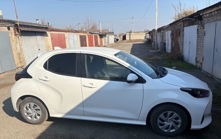 Toyota Yaris, 2020 год, 950 000 рублей, 3 фотография