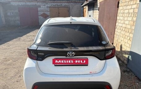 Toyota Yaris, 2020 год, 950 000 рублей, 2 фотография