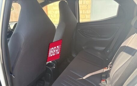 Toyota Yaris, 2020 год, 950 000 рублей, 6 фотография