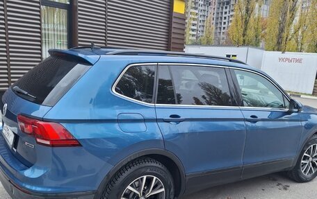 Volkswagen Tiguan II, 2018 год, 2 500 000 рублей, 8 фотография