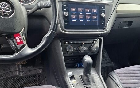 Volkswagen Tiguan II, 2018 год, 2 500 000 рублей, 4 фотография