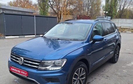 Volkswagen Tiguan II, 2018 год, 2 500 000 рублей, 9 фотография