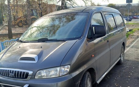 Hyundai H-1 II рестайлинг, 2000 год, 600 000 рублей, 2 фотография