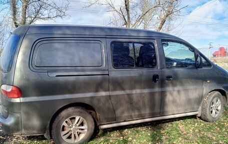 Hyundai H-1 II рестайлинг, 2000 год, 600 000 рублей, 7 фотография